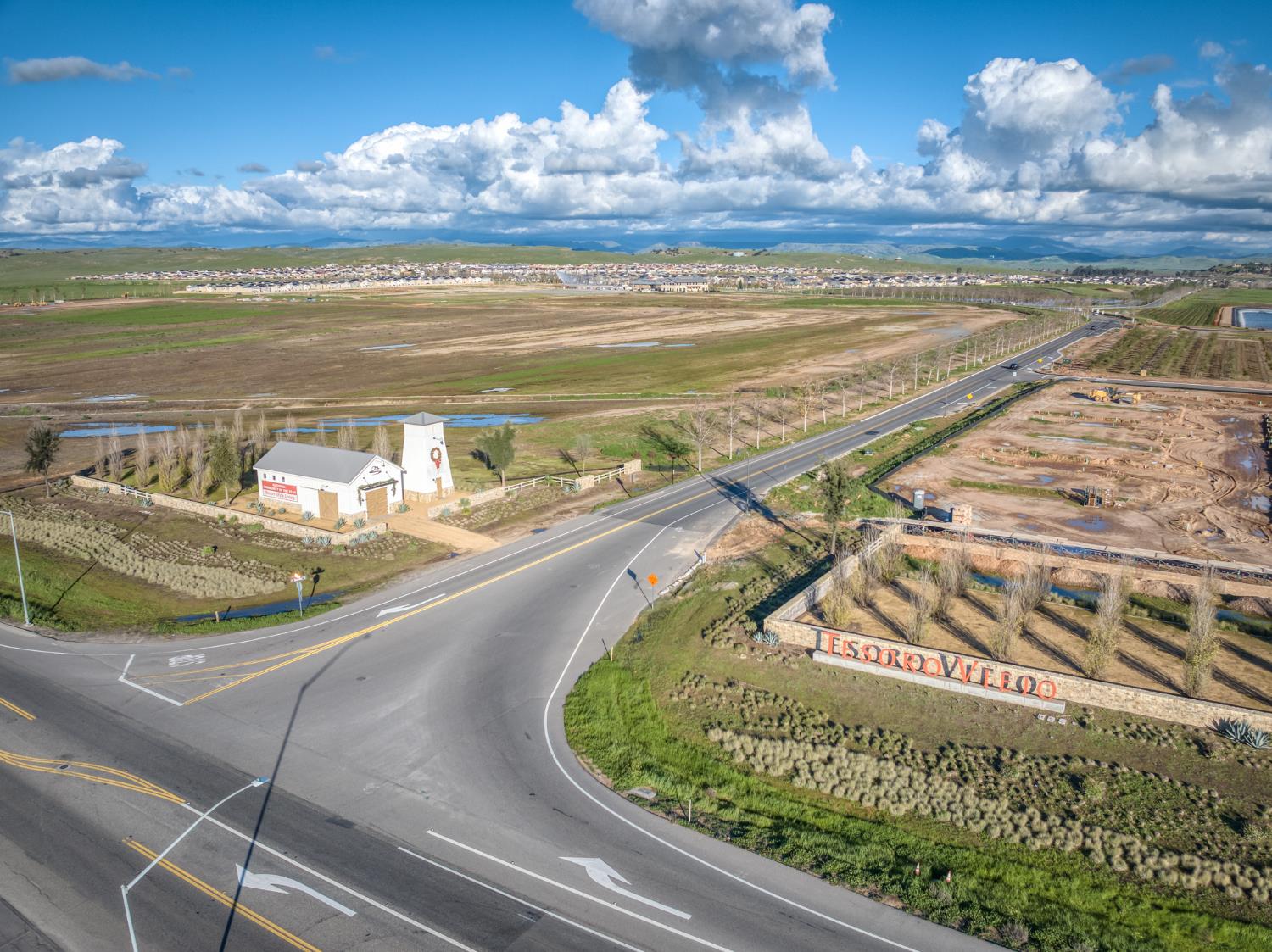 1042 Beaver Pond Loop Madera, CA 93636 - Photo 58 of 61 a view of a swimming pool with an outdoor space