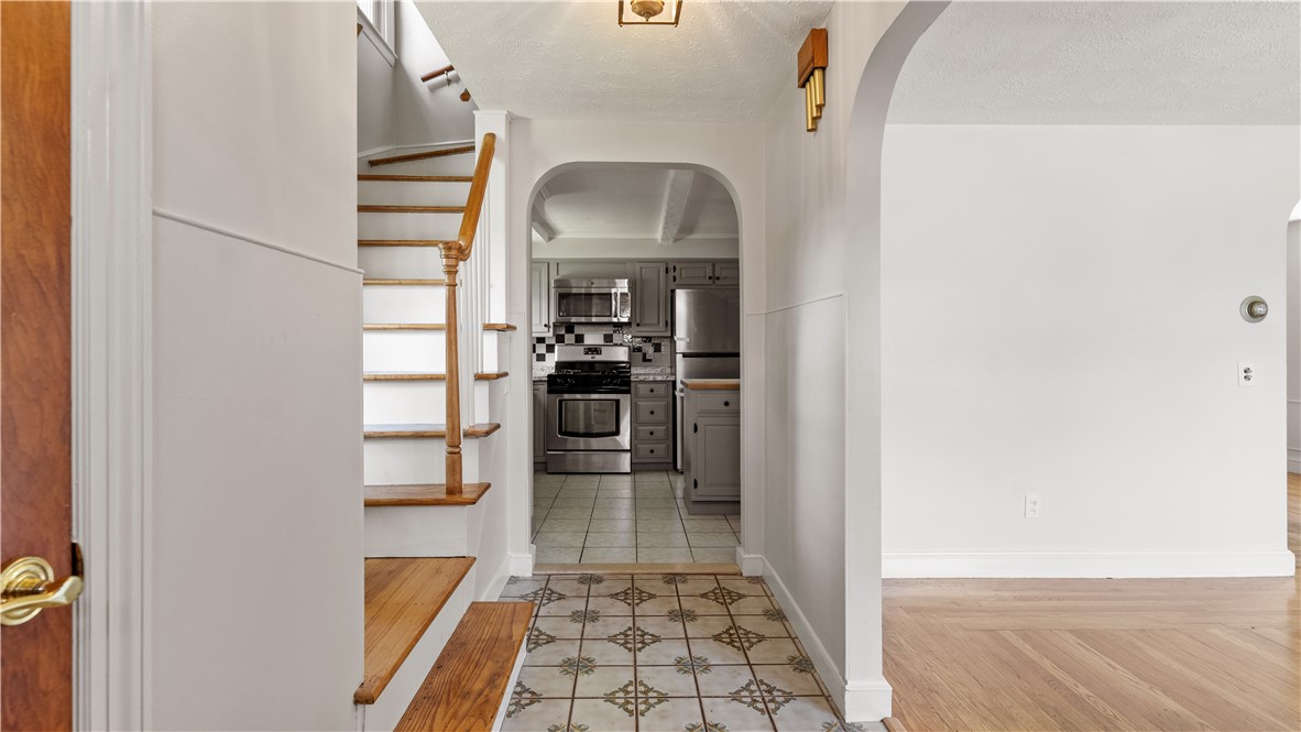 29 Cormier Road Lincoln, RI 02865 - Photo 8 of 33