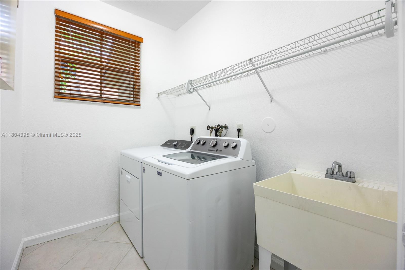 1906 Timberline Road Weston, FL 33327 - Photo 25 of 32