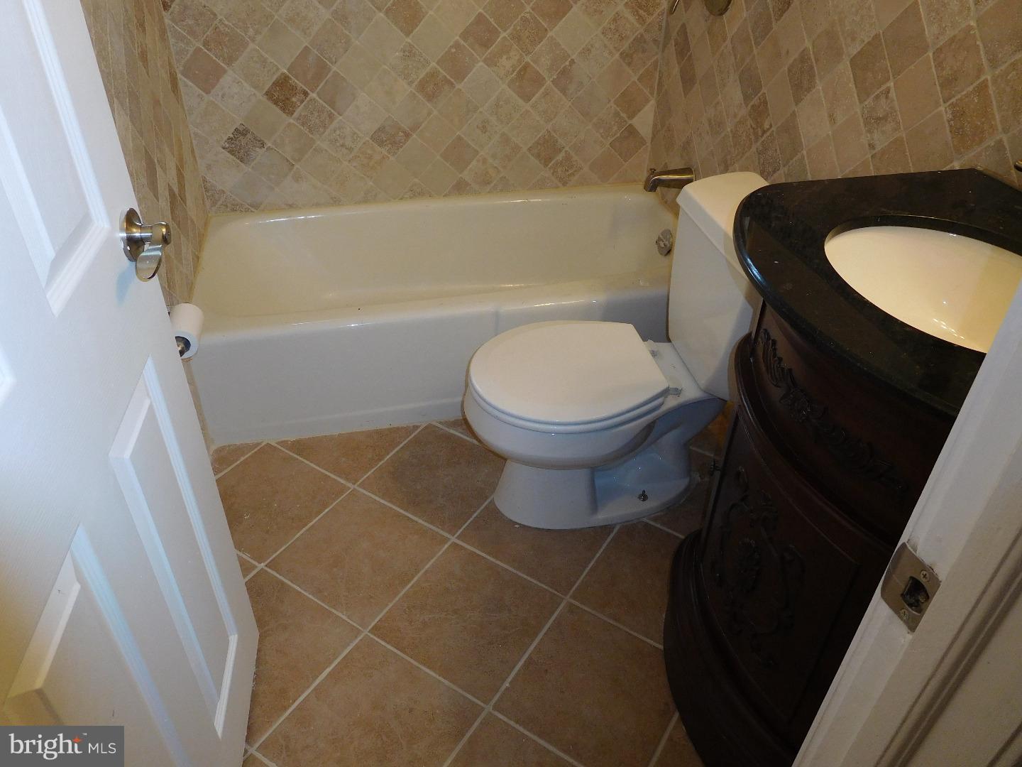 516 Overlook Road Philadelphia, PA 19128 - Photo 11 of 23