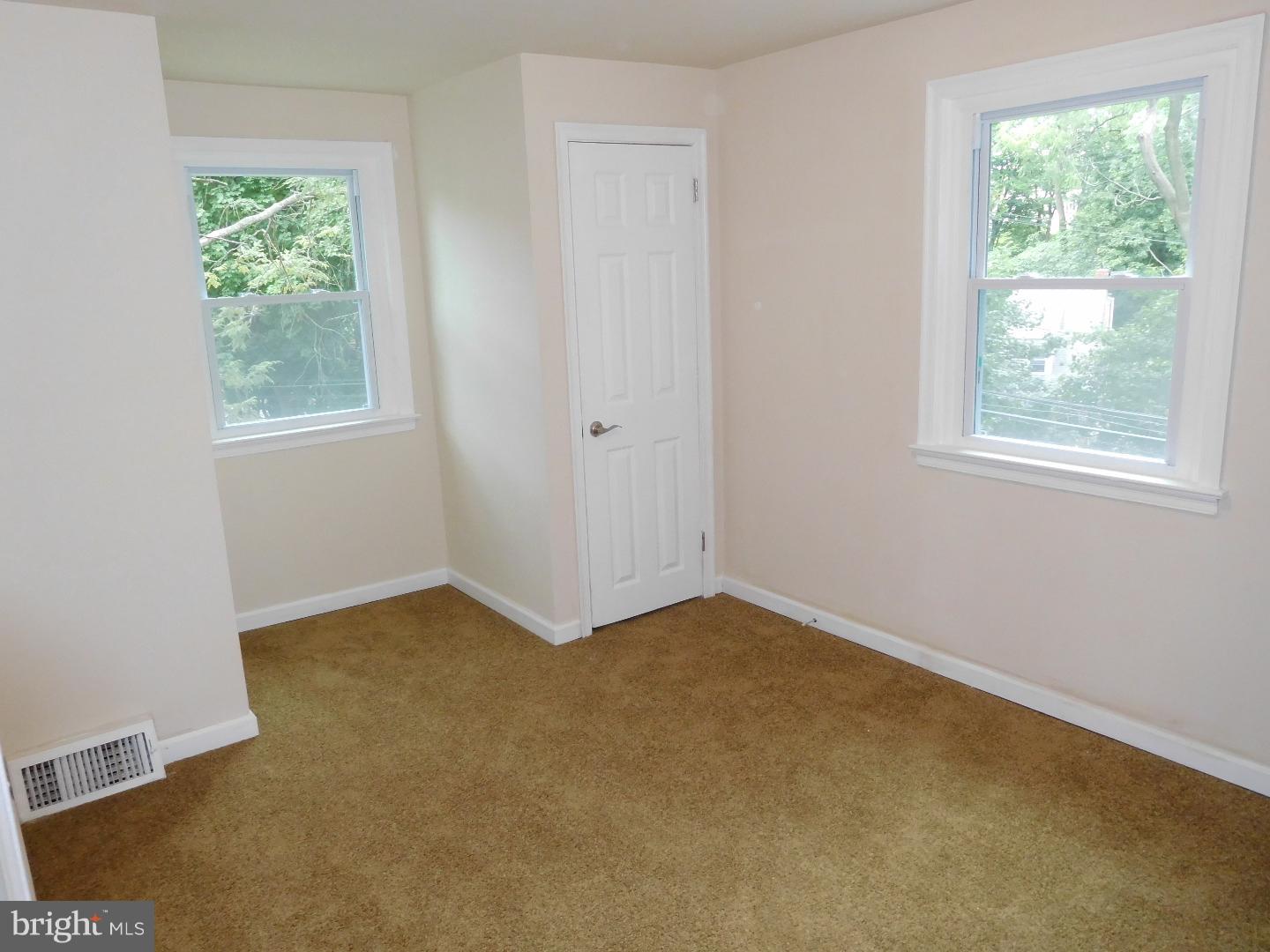 516 Overlook Road Philadelphia, PA 19128 - Photo 8 of 23