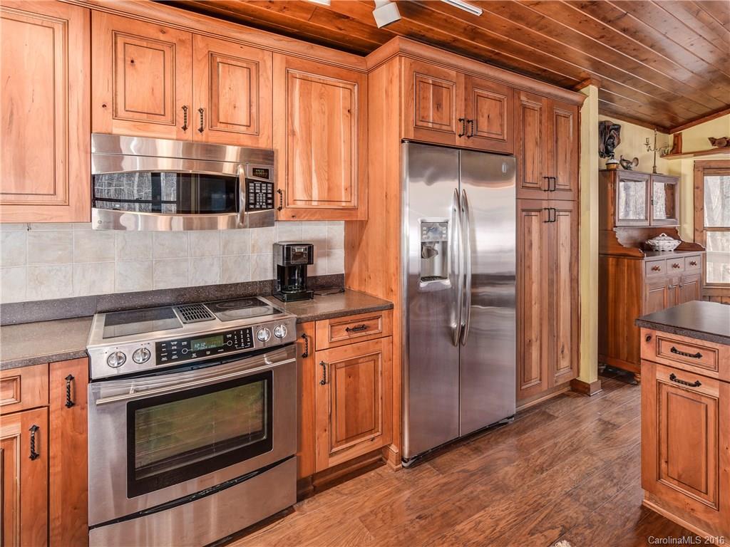1807 Summer Road Hendersonville, NC 28792 - Photo 8 of 24 Gallery Image 8