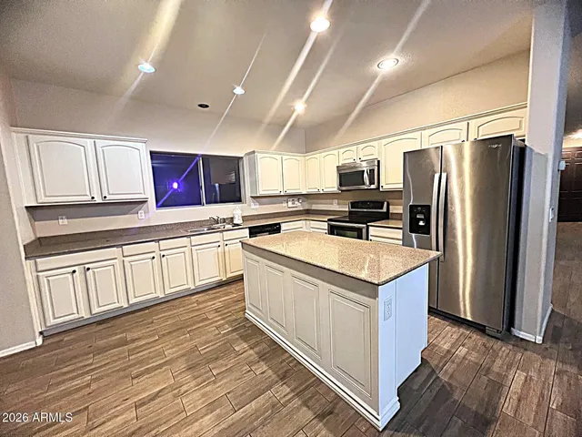 $2,500 | 21183 East Avenida Del Valle, Queen Creek, AZ 85142