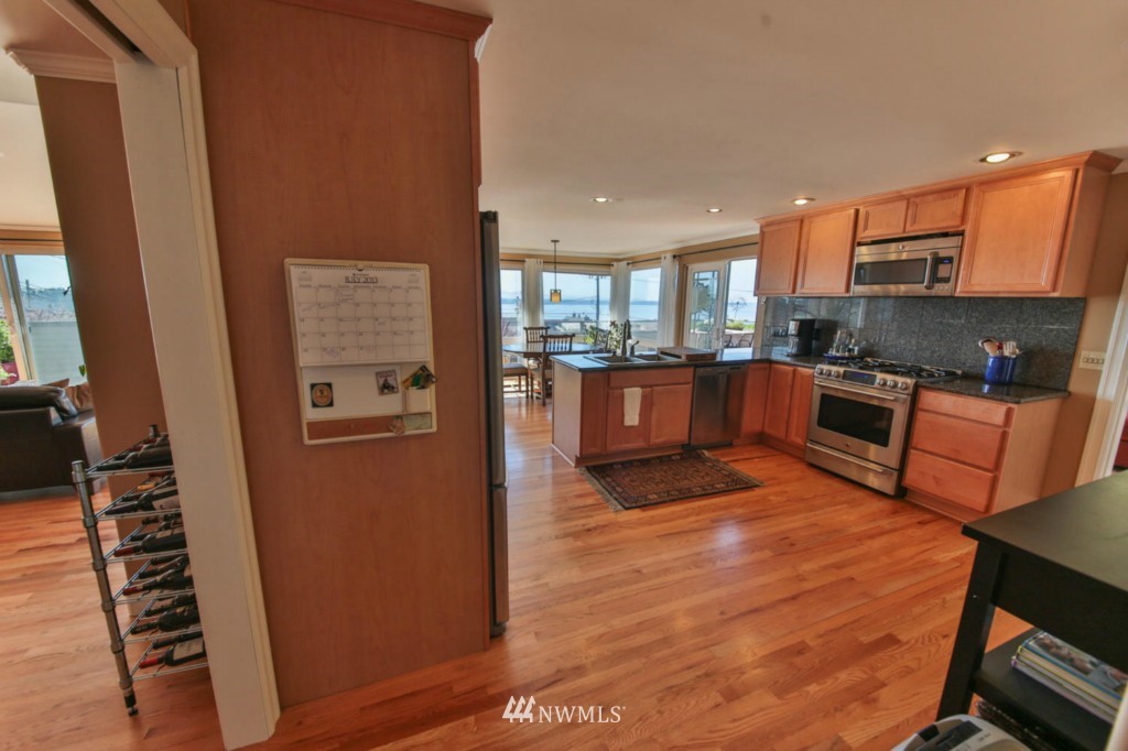 911 Walnut Street Edmonds, WA 98020 - Photo 8 of 24 Gallery Image 8