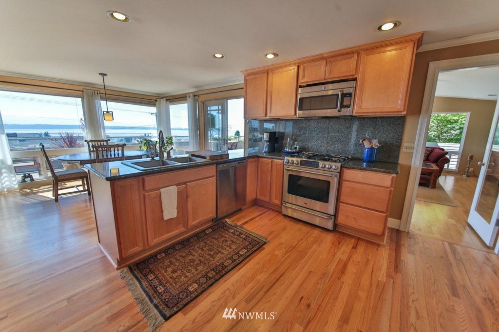 911 Walnut Street Edmonds, WA 98020 - Photo 9 of 24 Gallery Image 9