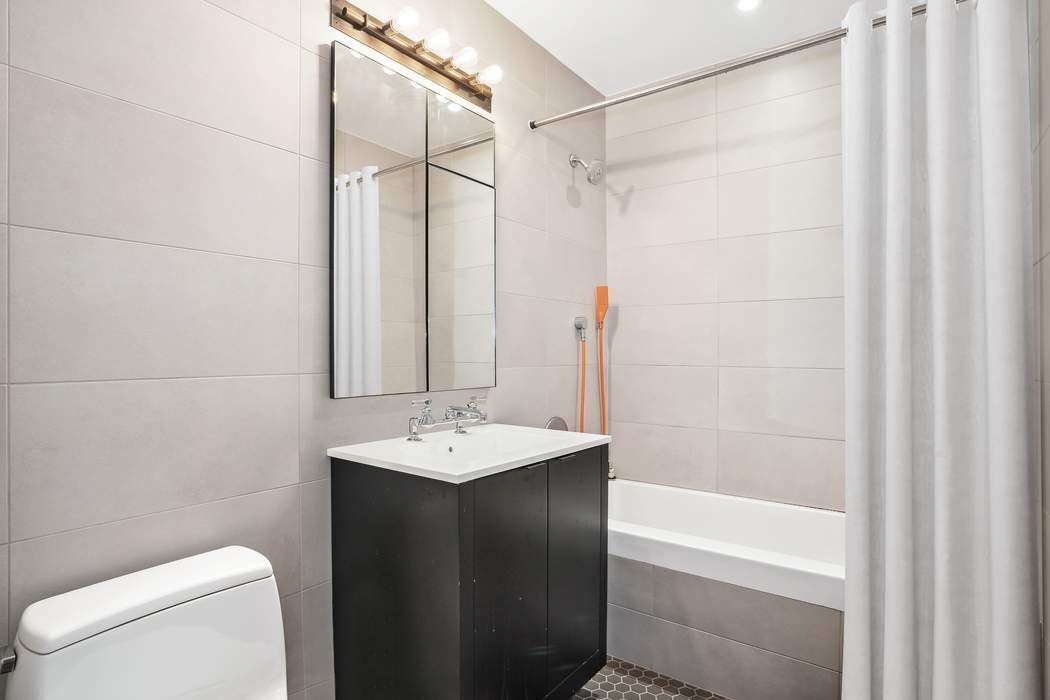 540 West 28th Street, Unit 9C Manhattan, NY 10001 - Photo 5 of 13