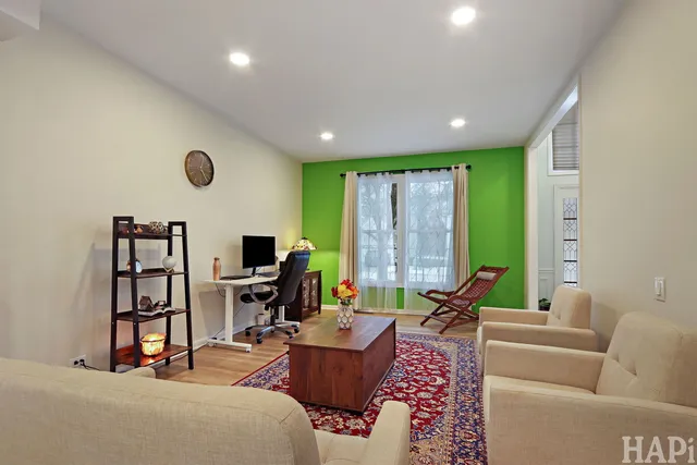 $529,999 | 1121 Williamsburg Circle, Grayslake, IL 60030