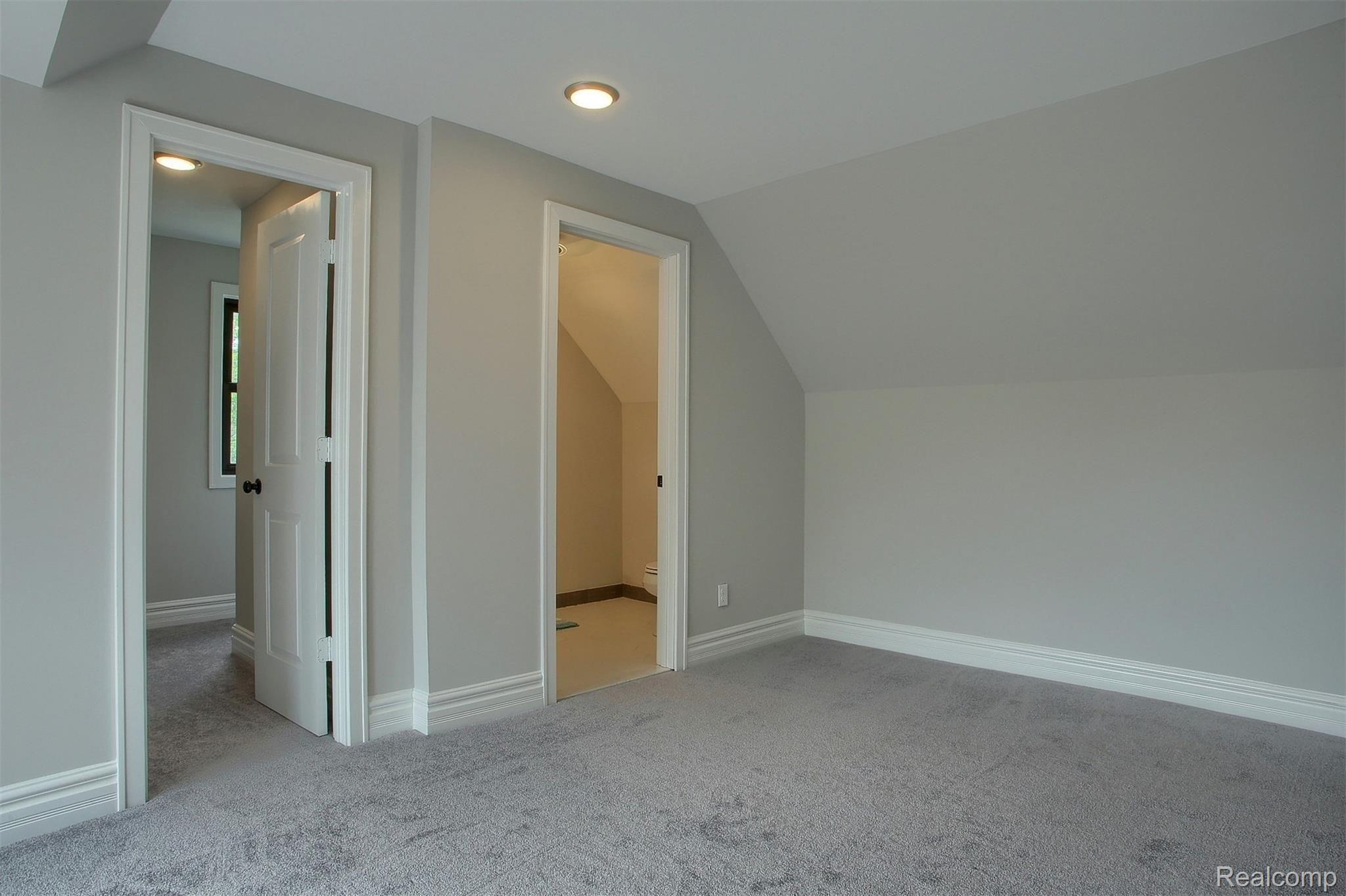 3892 Alida Avenue Rochester, MI 48309 - Photo 15 of 27 15-Master Bedroom 2nd View.jpg