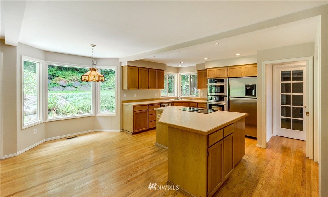 10415 Northeast 152nd Place Bothell, WA 98011 - Photo 11 of 25 Gallery Image 11