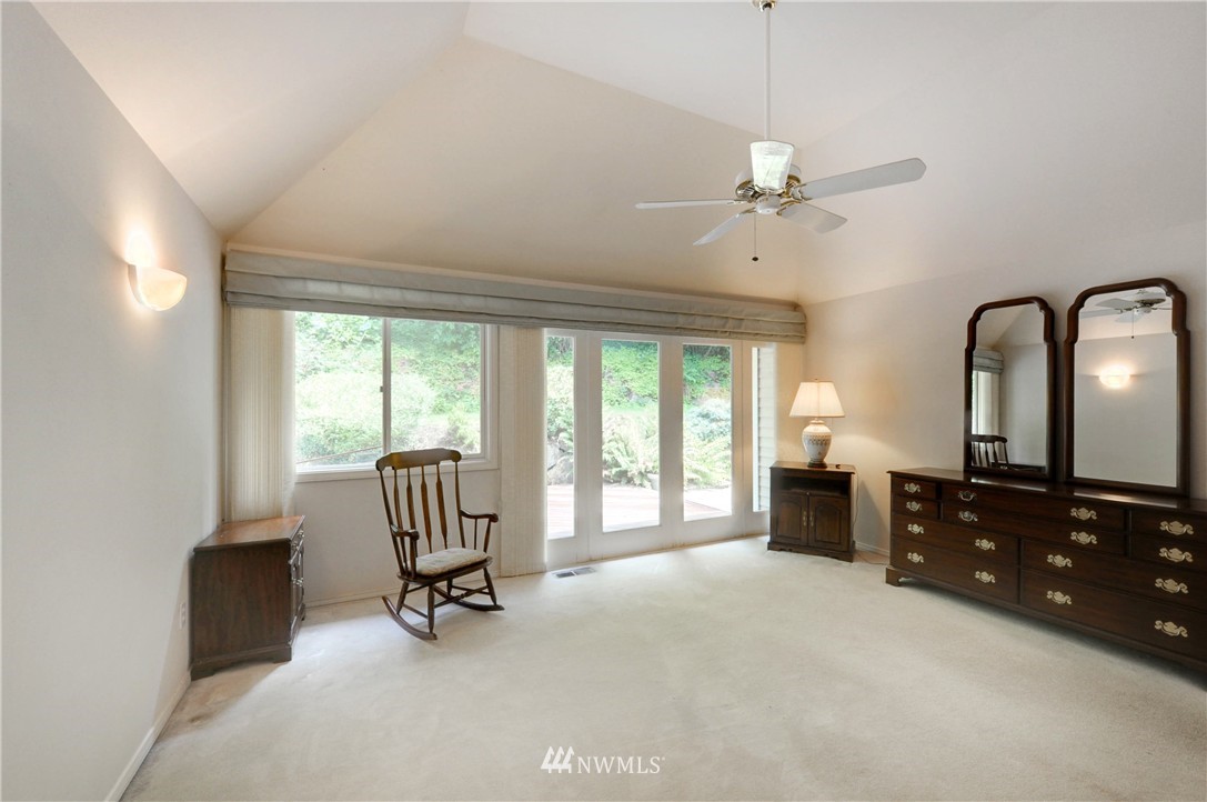 10415 Northeast 152nd Place Bothell, WA 98011 - Photo 14 of 25 Gallery Image 14