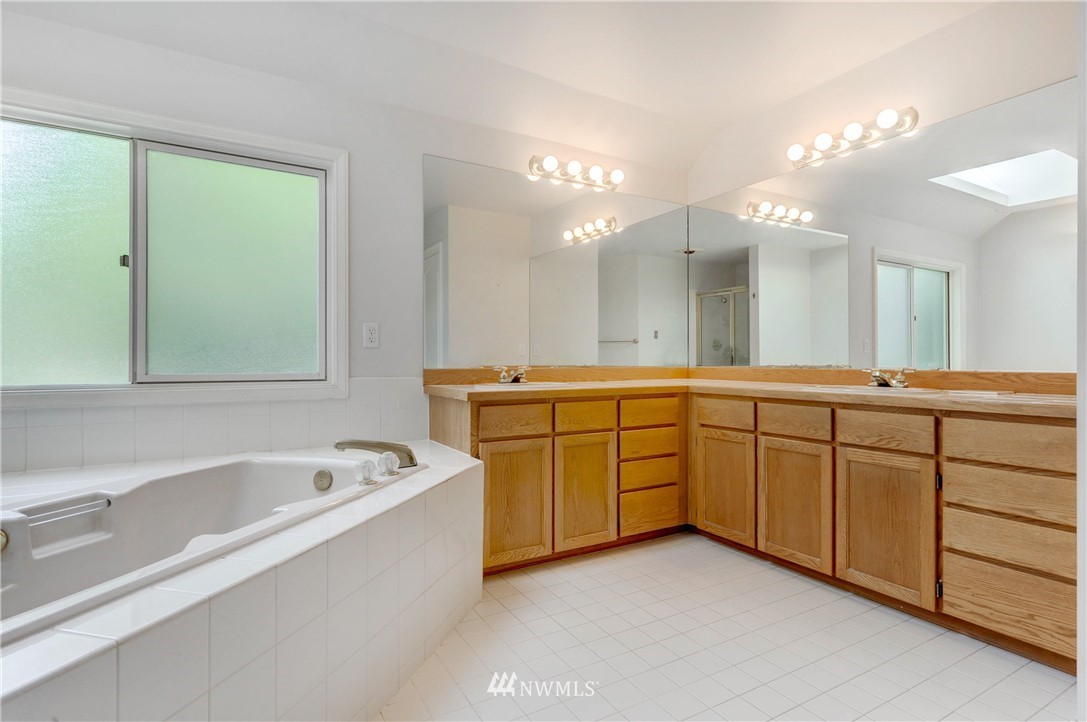 10415 Northeast 152nd Place Bothell, WA 98011 - Photo 15 of 25 Gallery Image 15