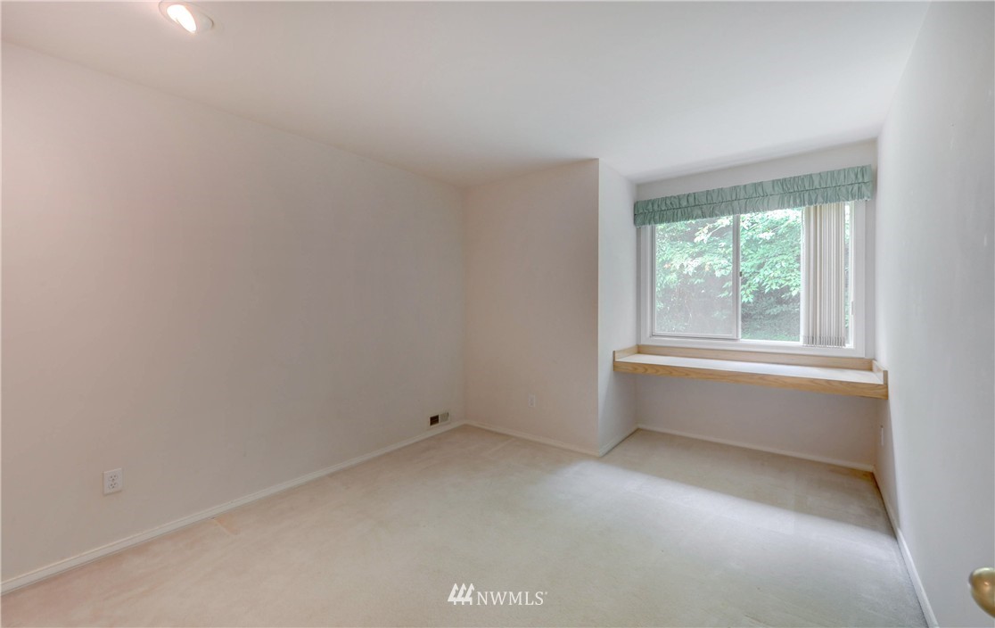 10415 Northeast 152nd Place Bothell, WA 98011 - Photo 20 of 25 Gallery Image 20