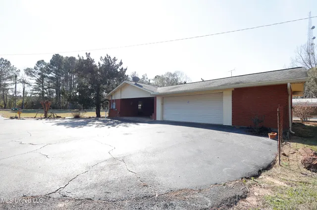 $269,900 | 20 McKenzie Road, Tylertown, MS 39667