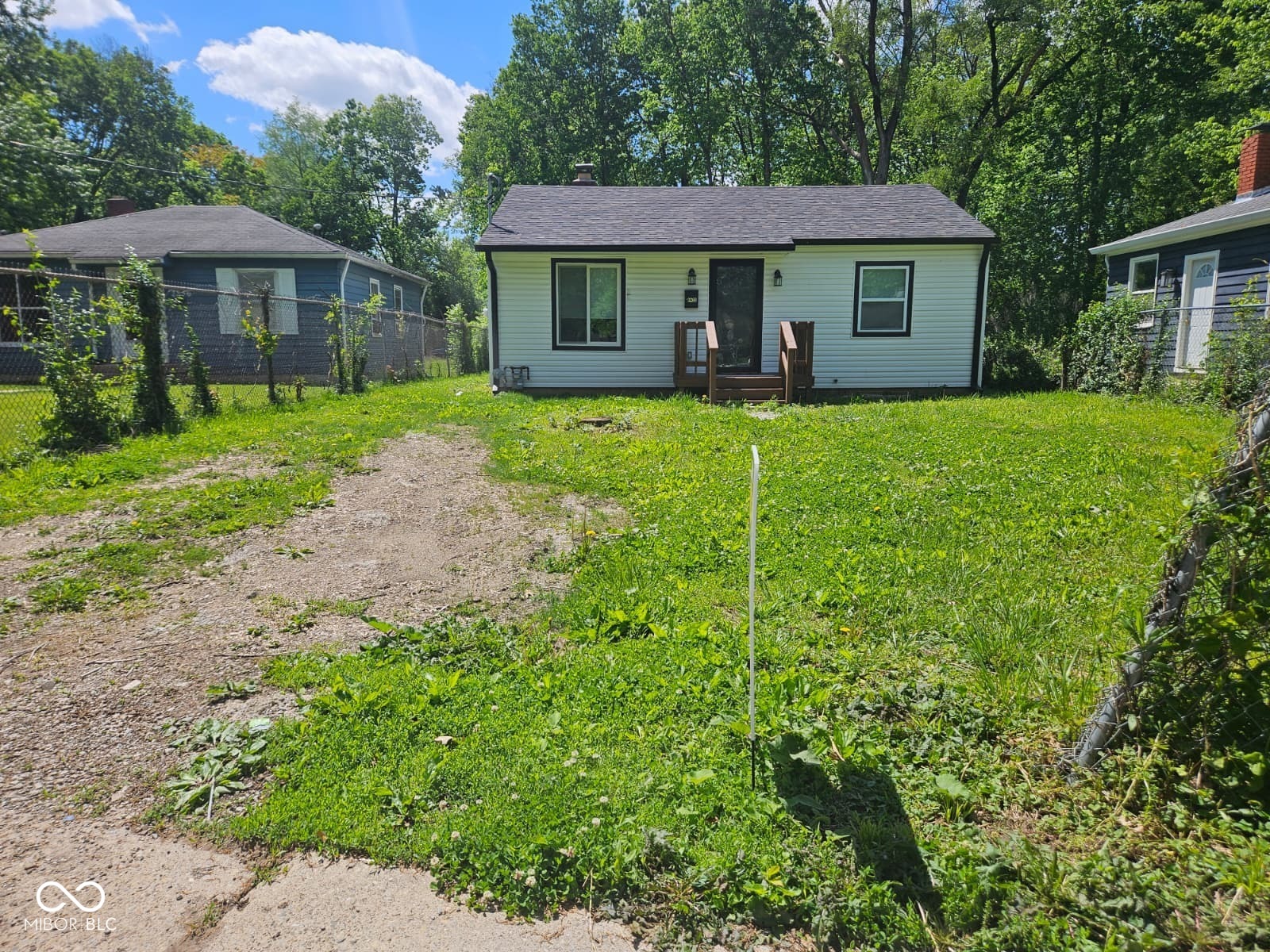 3260 Baltimore Avenue Indianapolis, IN 46218 - Photo 1 of 33
