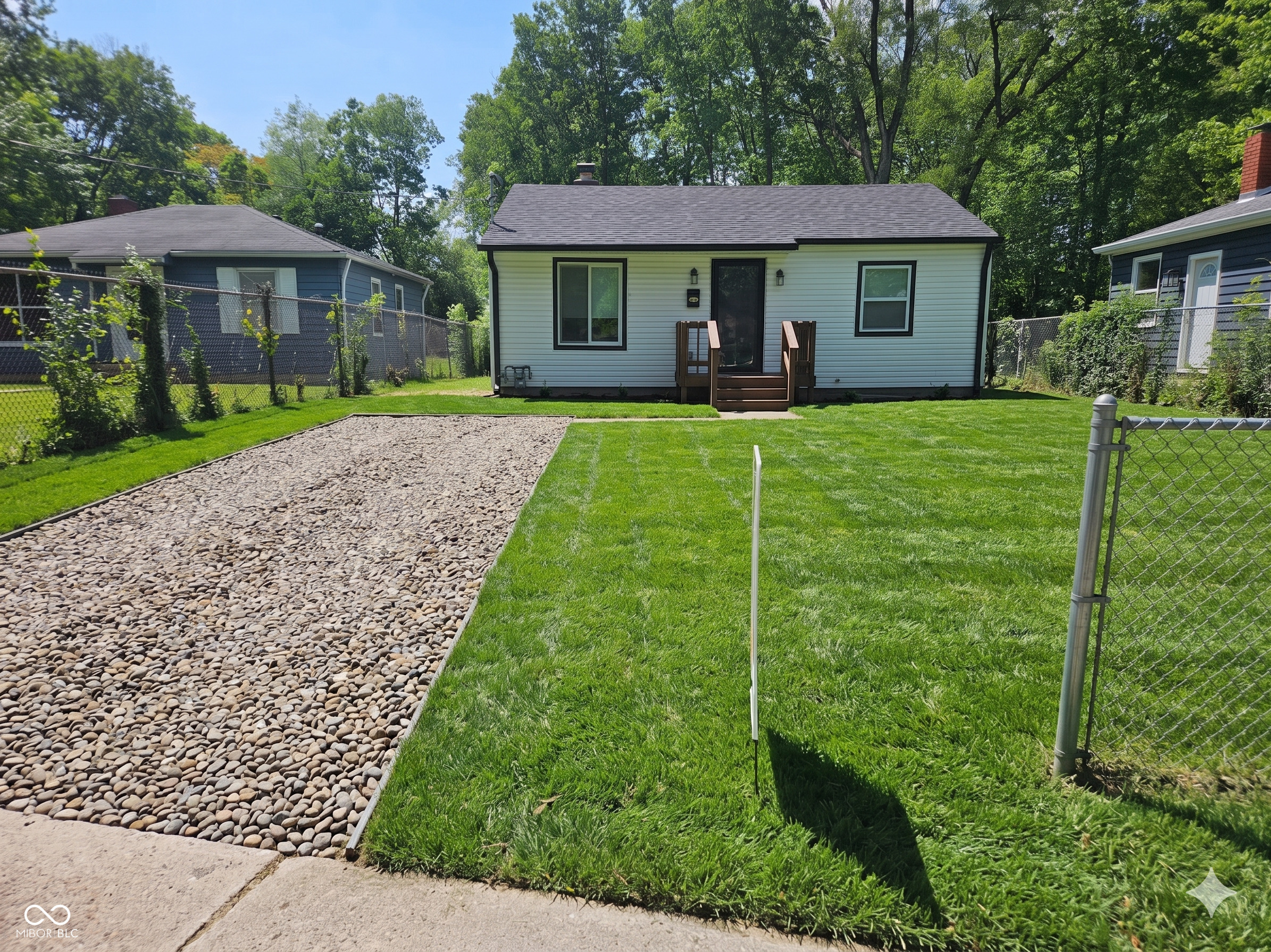 3260 Baltimore Avenue Indianapolis, IN 46218 - Photo 2 of 33
