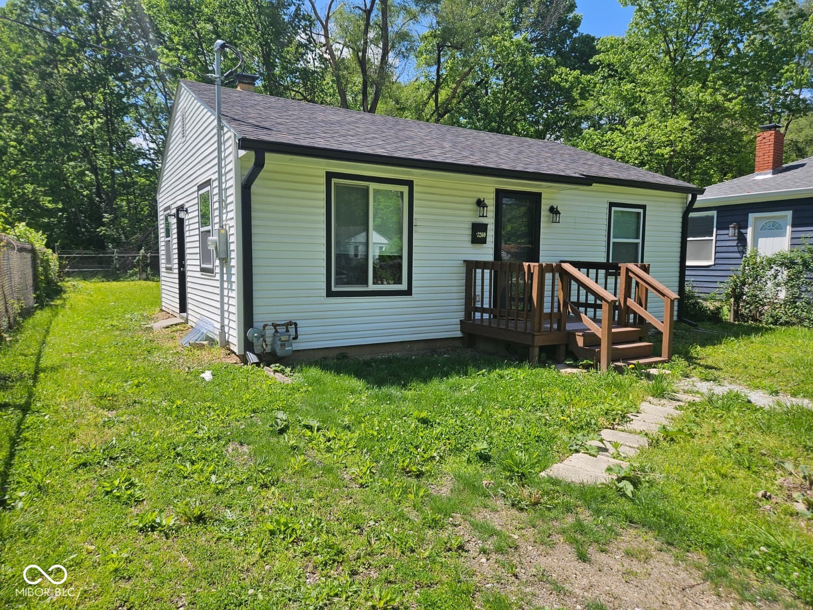 3260 Baltimore Avenue Indianapolis, IN 46218 - Photo 3 of 33