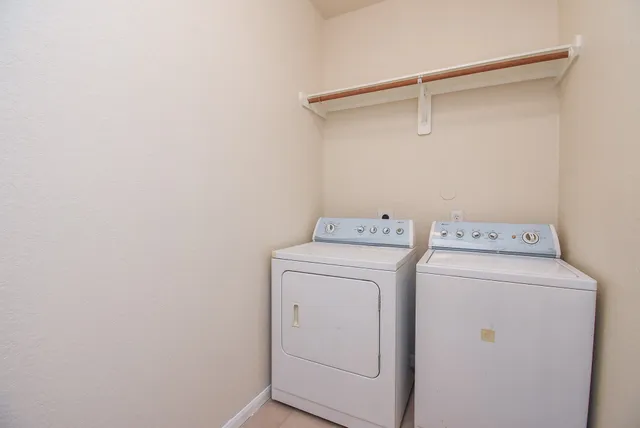 $2,000 | 7542 Autumn Sun Drive, Houston, TX 77083