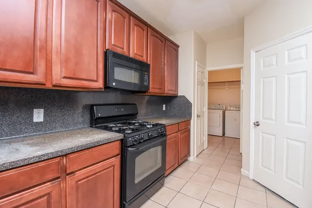 $2,000 | 7542 Autumn Sun Drive, Houston, TX 77083