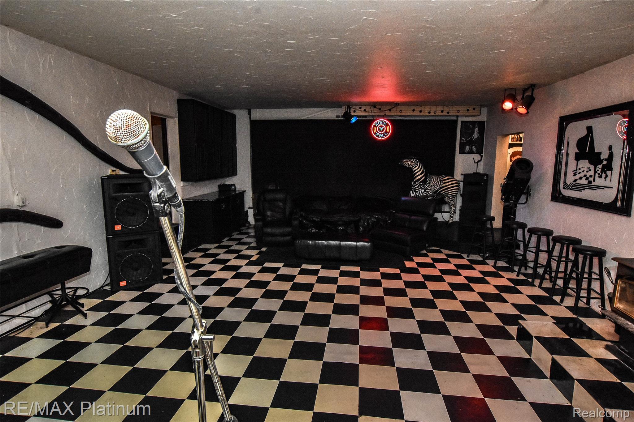 5160 Fenton Road Fenton, MI 48430 - Photo 61 of 68 DSC_0059.jpg