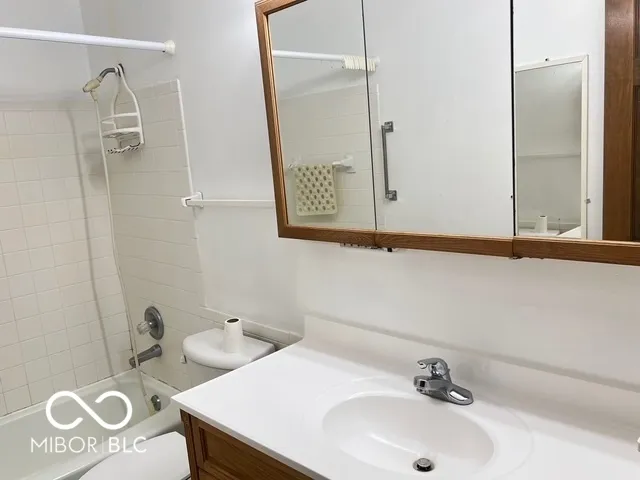 $1,700 | 4975 South 500 East, Greenfield, IN 46140