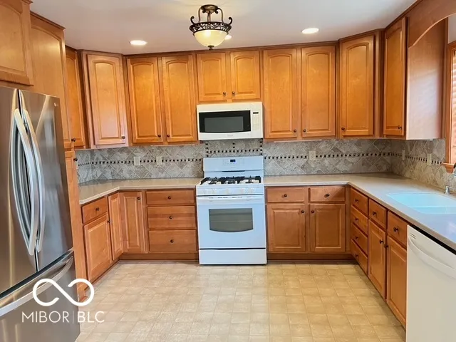 $1,700 | 4975 South 500 East, Greenfield, IN 46140