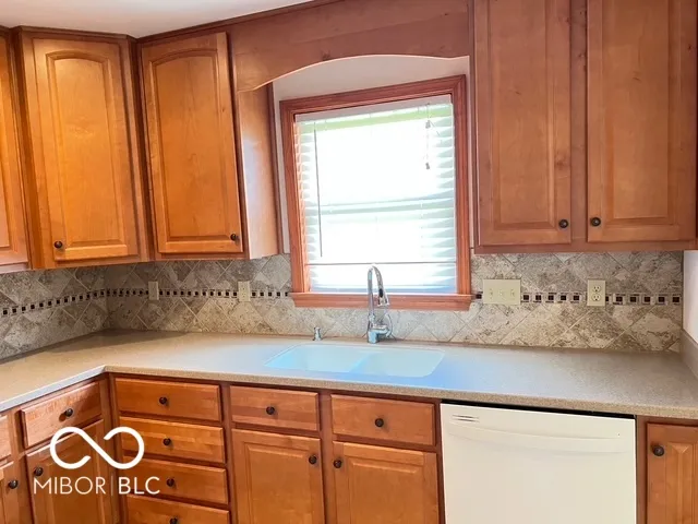 $1,700 | 4975 South 500 East, Greenfield, IN 46140