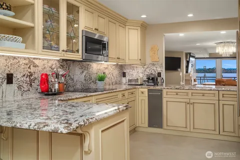 $2,995,000 | 6363 Lake Washington Boulevard Northeast, Unit 203, Kirkland, WA 98033