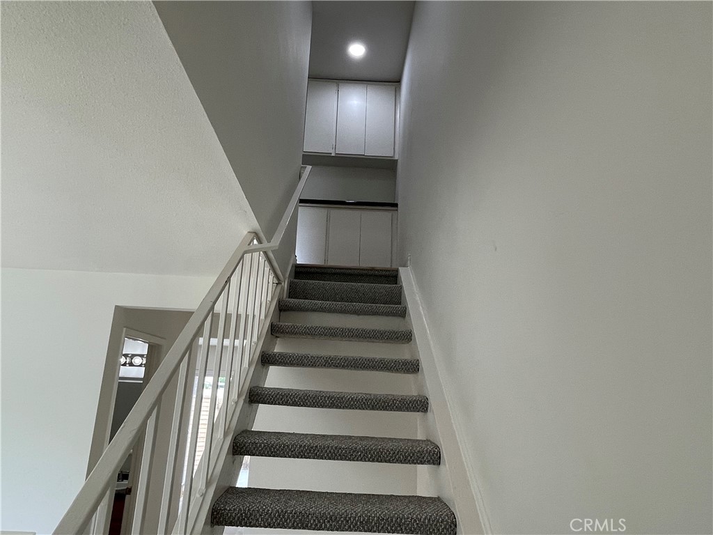 16 Gatewood Irvine, CA 92604 - Photo 7 of 12 a view of entryway