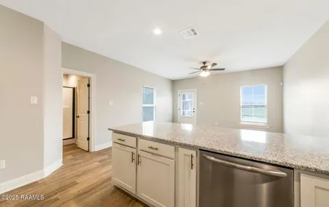 $209,999 | 106 Ridgedale Alley, Scott, LA 70583