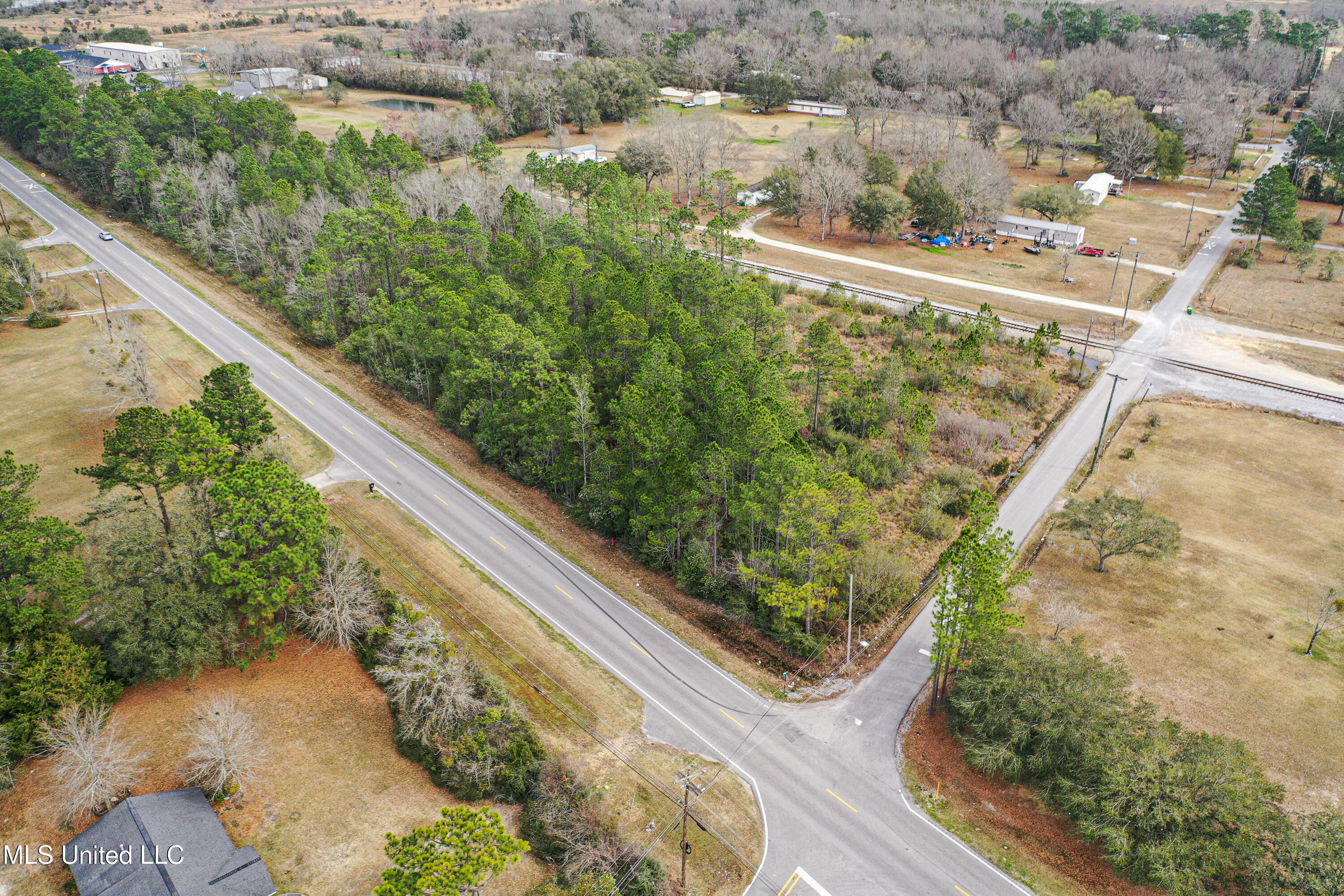 613 Highway Moss Point Moss Point, MS 39562 - Photo 1 of 14 DJI_0538