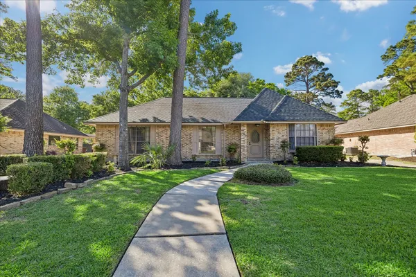 $325,000 | 3903 Valley Haven Drive, Houston, TX 77339