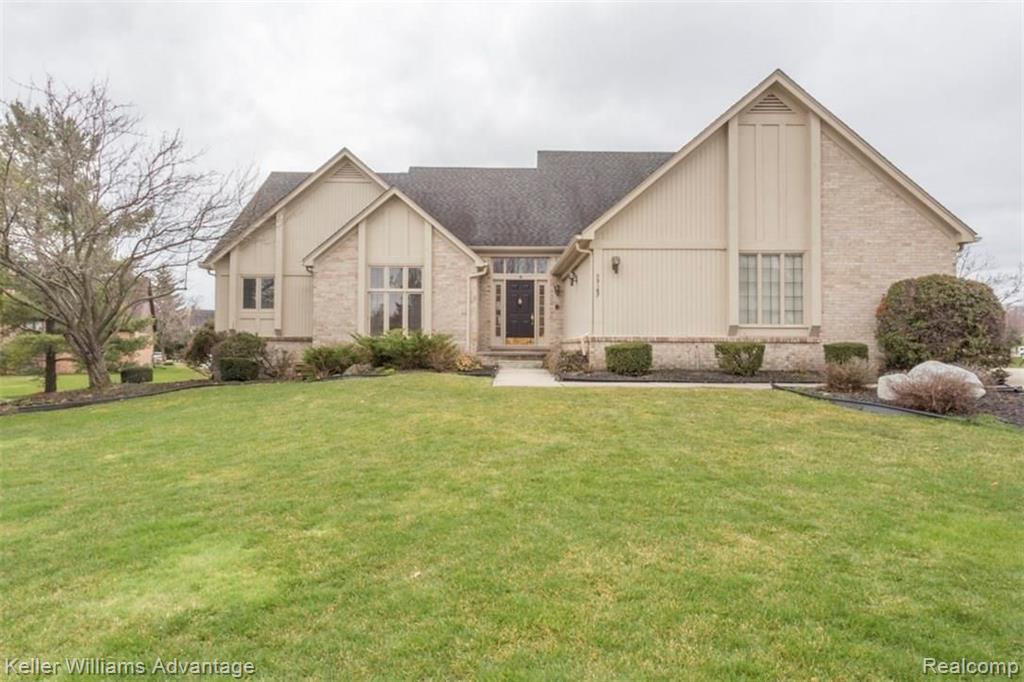 39167 Point Court Farmington Hills, MI 48331 - Photo 1 of 33