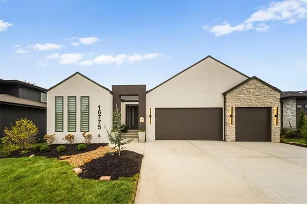 $790,000 | 16775 South Fellows Street, Olathe, KS 66062