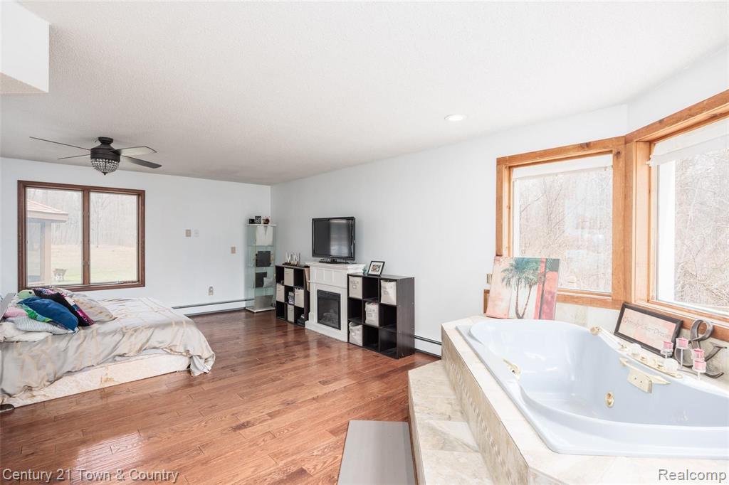 40760 Harris Road Belleville, MI 48111 - Photo 23 of 41