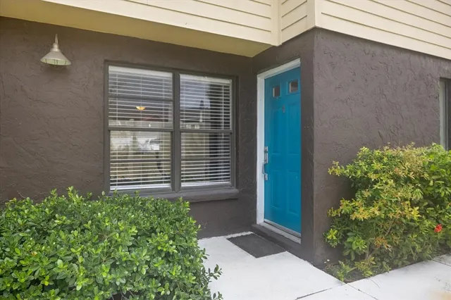 $1,800 | 960 Highland Street, Sarasota, FL 34234