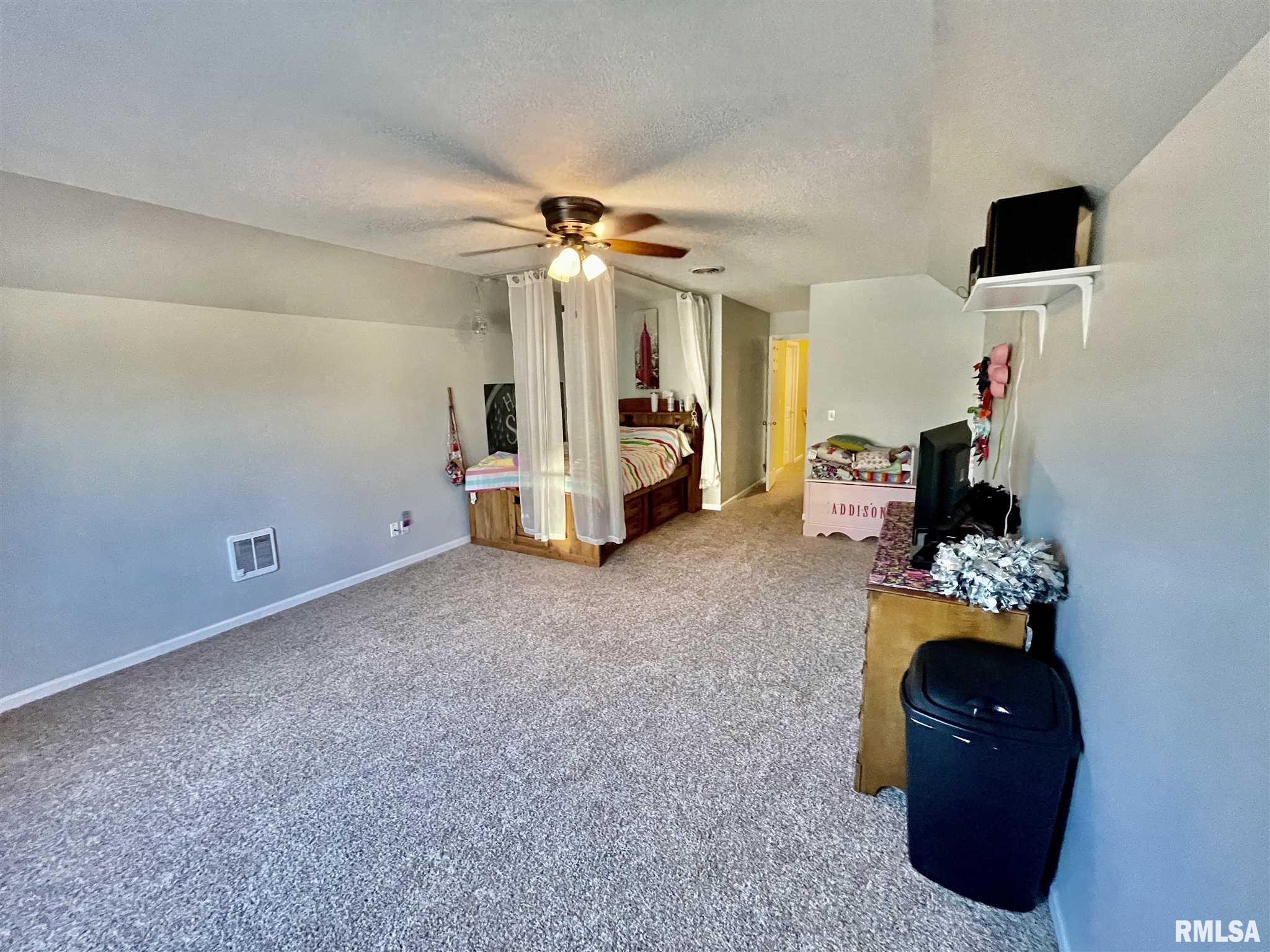 5017 White Post Road Bettendorf, IA 52722 - Photo 14 of 25