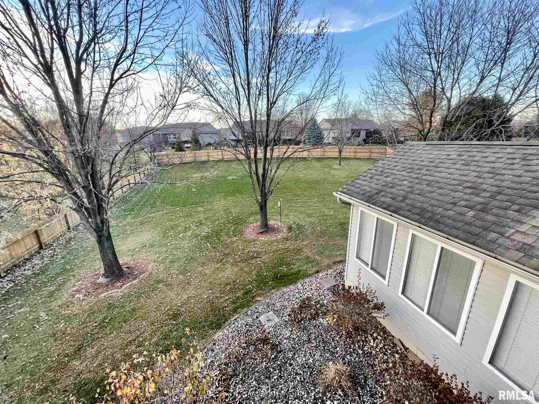 5017 White Post Road Bettendorf, IA 52722 - Photo 4 of 25