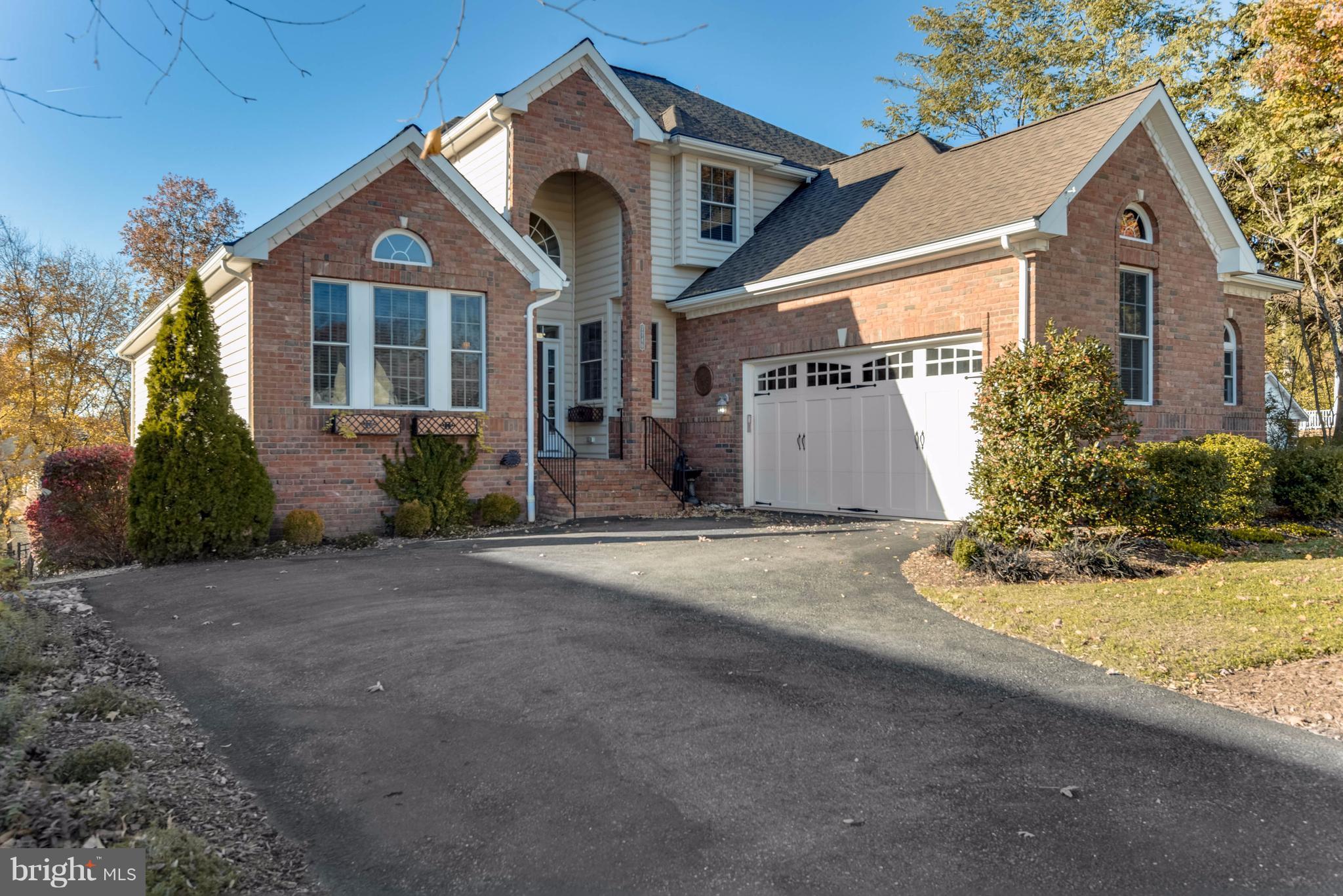 7740 West Shore Road Pasadena, MD 21122 - Photo 1 of 30 Exterior (Front)