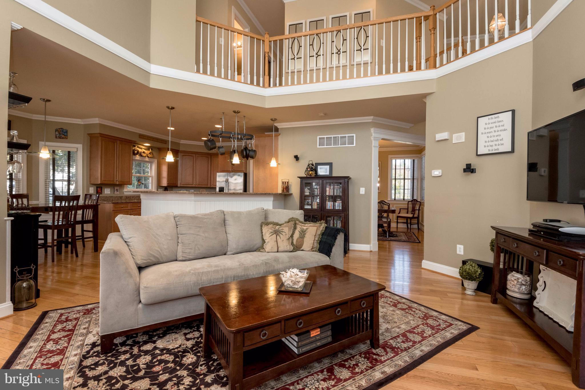 7740 West Shore Road Pasadena, MD 21122 - Photo 11 of 30 Living Room