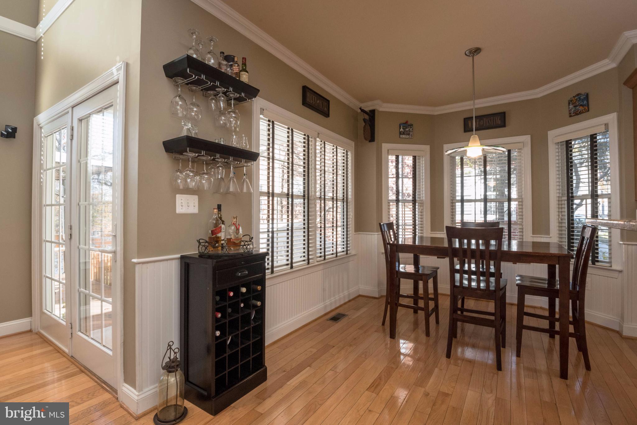 7740 West Shore Road Pasadena, MD 21122 - Photo 12 of 30 Breakfast nook