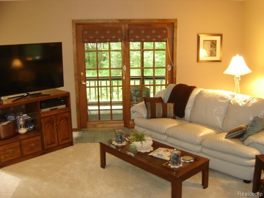 10425 Turnerwood Road Fenton, MI 48430 - Photo 8 of 21 DSC04957.jpg