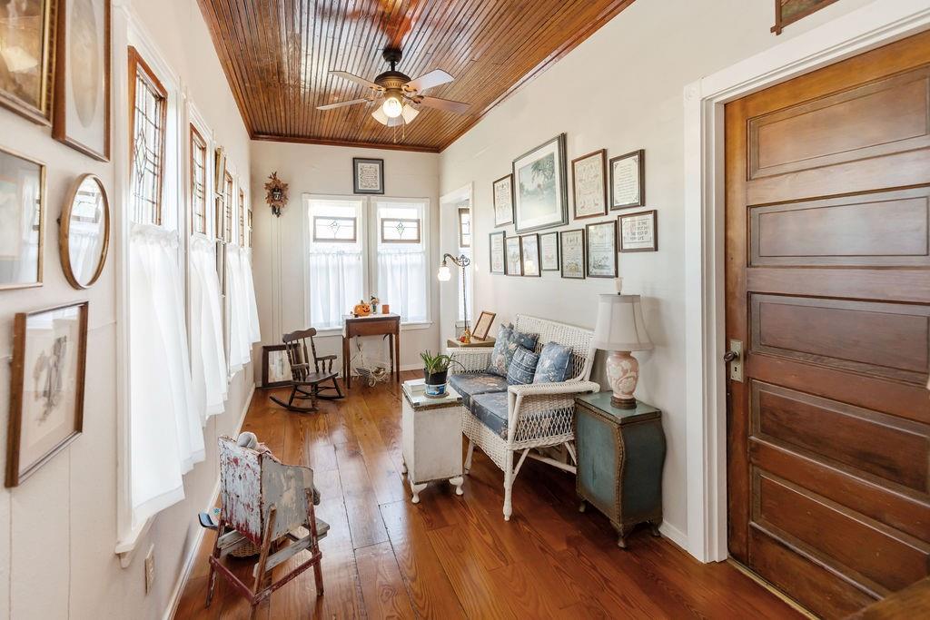 704 East Main Street Honey Grove, TX 75446 - Photo 25 of 38 a workspace with table and chairs