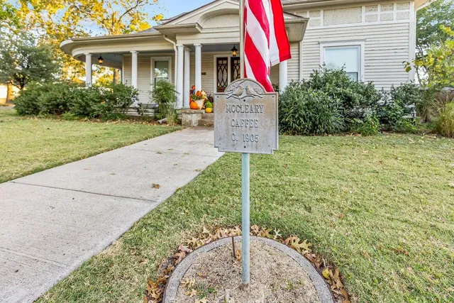 a sign that is on the side of a building