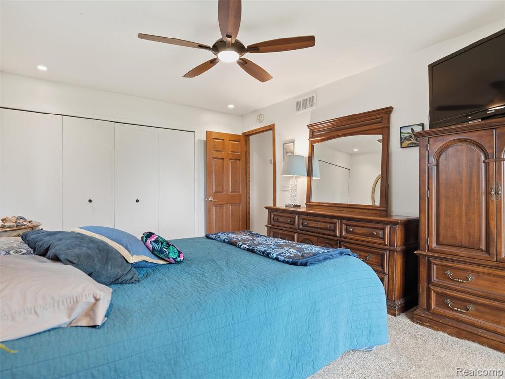 32160 South River Road Harrison Township, MI 48045 - Photo 32 of 70