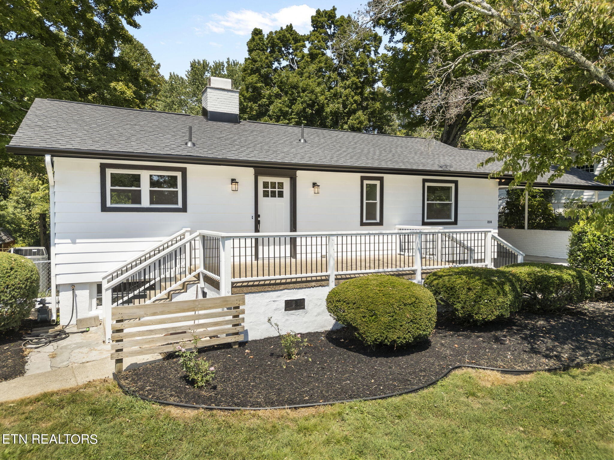 214 Outer Drive Oak Ridge, TN 37830 - Photo 1 of 59 Gallery Image 1