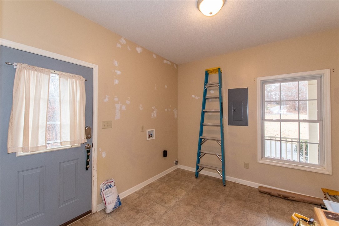 142 Fowler Road Anderson, SC 29625 - Photo 12 of 38 Side Entry mudroom with large pantry and laundry s