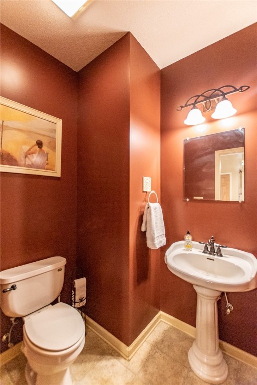 142 Fowler Road Anderson, SC 29625 - Photo 13 of 38 Half bath in the foyer.