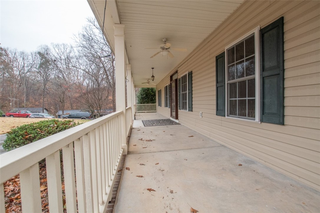 142 Fowler Road Anderson, SC 29625 - Photo 32 of 38 Front porch
