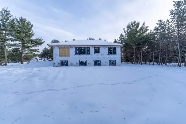 $995,000 | 651 196th Avenue, Somerset, WI 54025