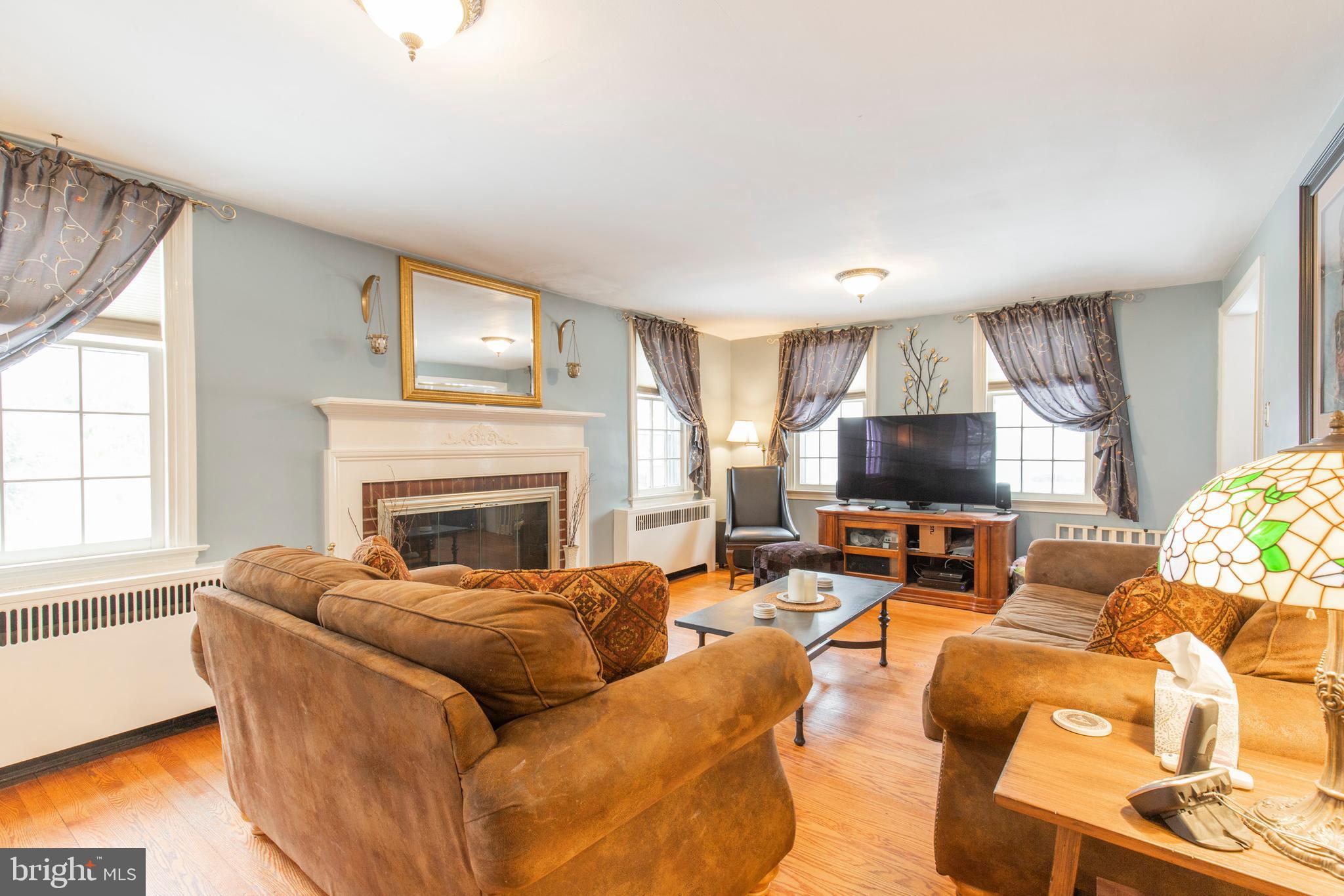 133 Fairview Road Springfield, PA 19064 - Photo 2 of 32